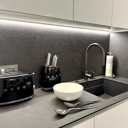 Cosher - Luxury Botique Experience - Mountain View Apartment